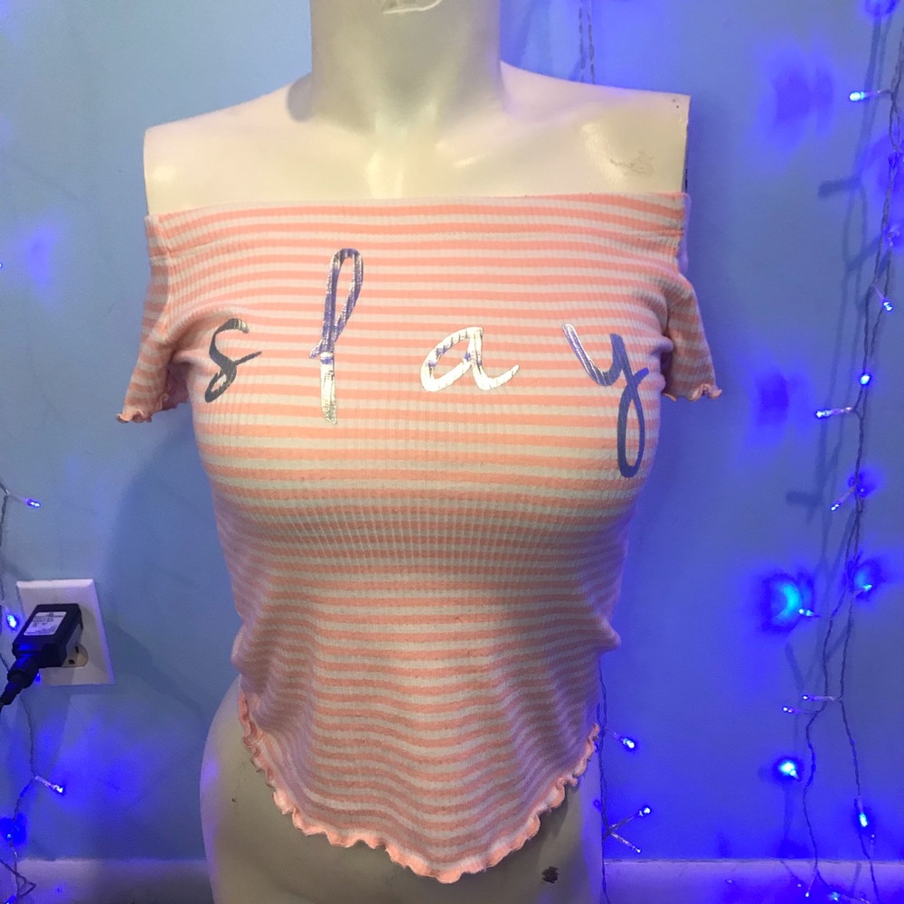 ‼️SOLD ‼️Pink and white crop top